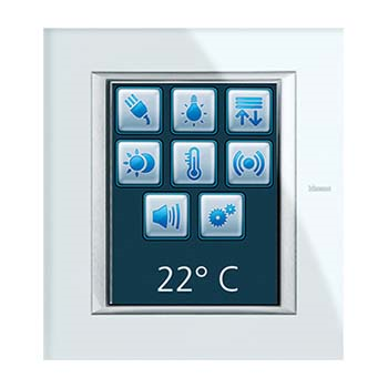 Axolute touchpanel för kontroll av belysning, automation, scener, temperatur och ljud.